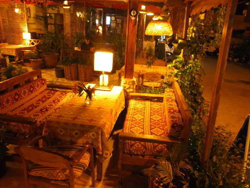 Otel Sato 2*